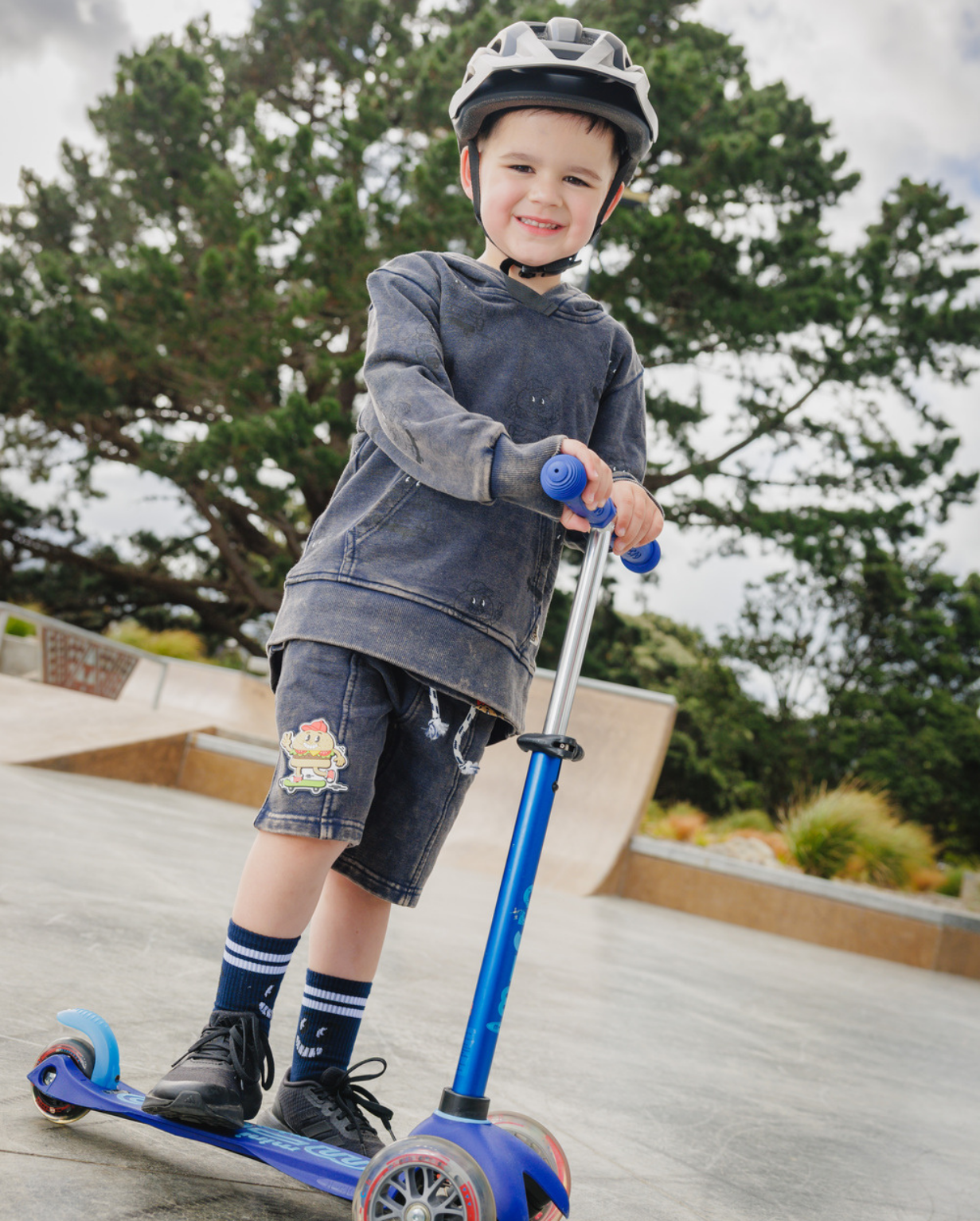 BAND OF BOYS | Navy Wash Burger Repeat Hood