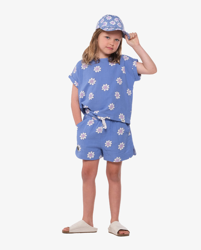 Blue Daisy on Repeat Relaxed Top - Model Front