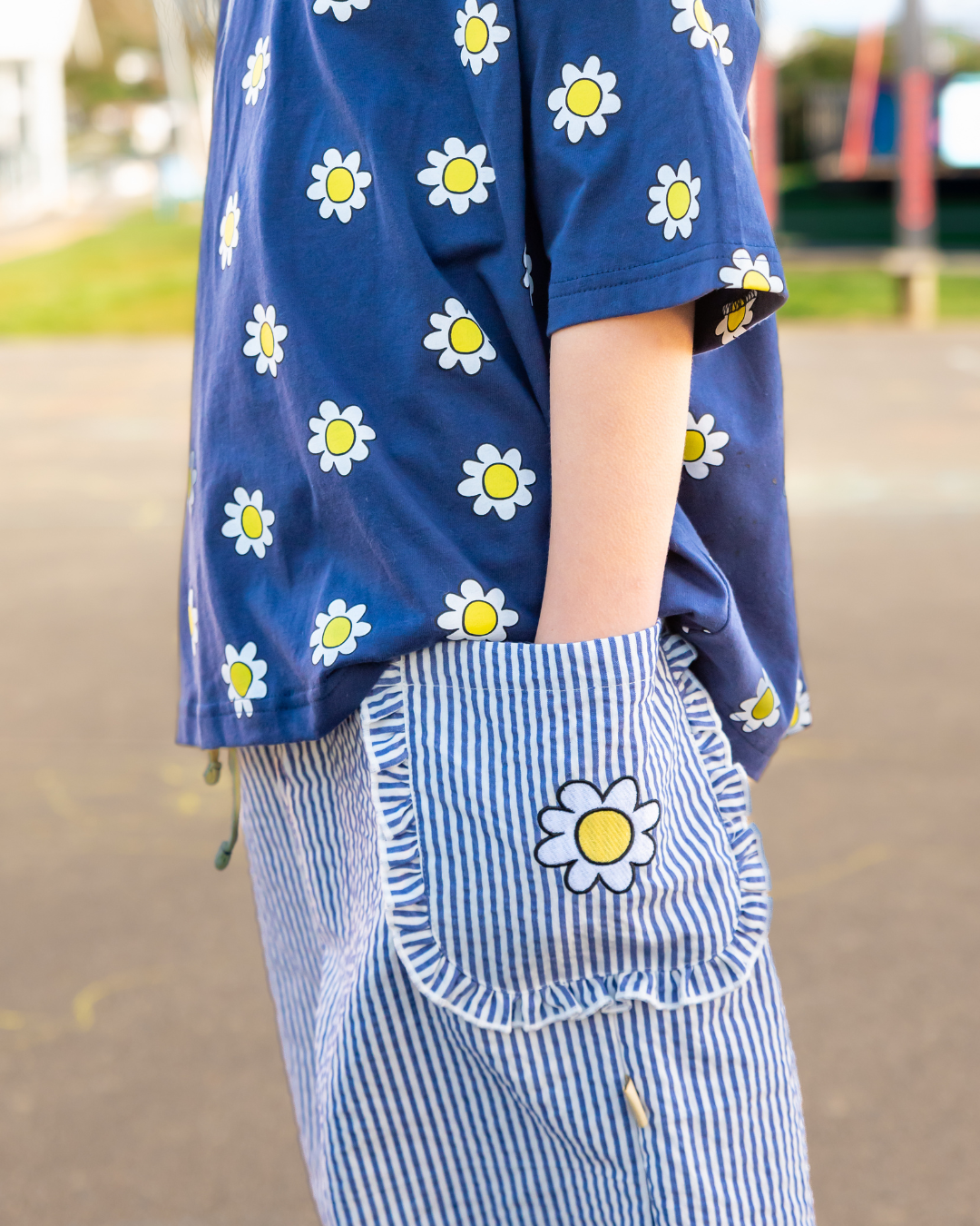 THE GIRL CLUB | Navy Daisy Tee