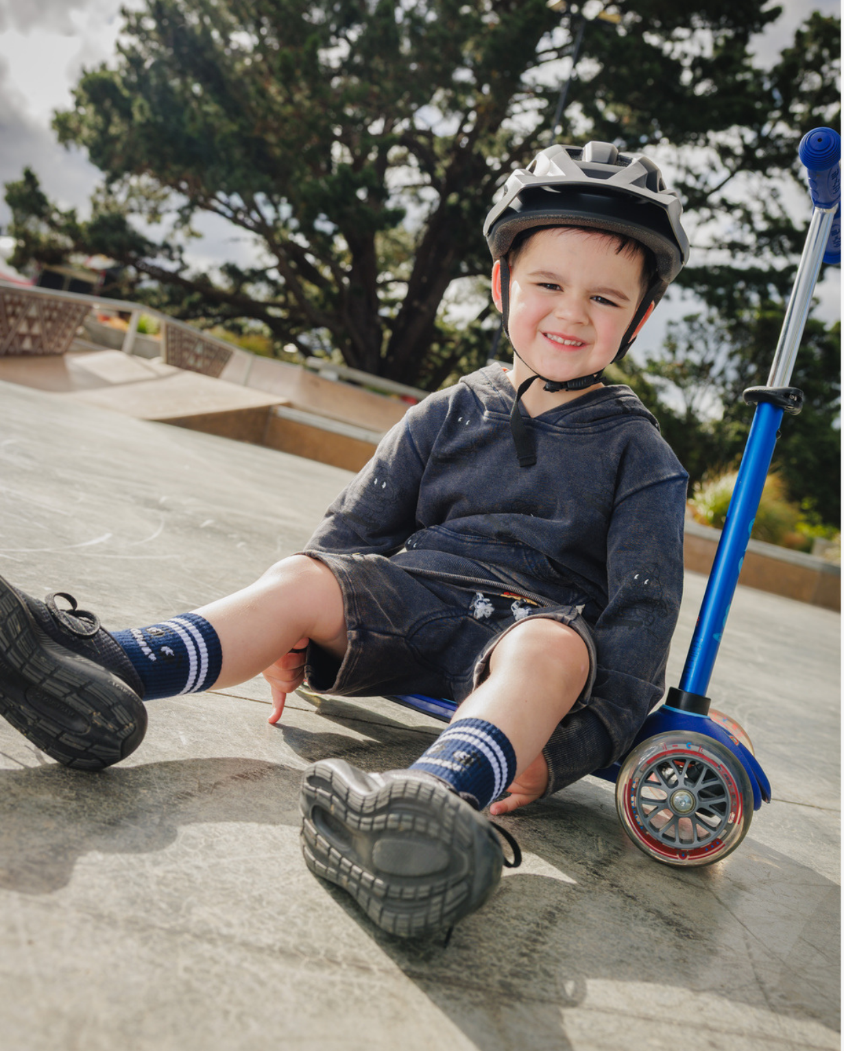 BAND OF BOYS | Navy Wash Burger Repeat Hood