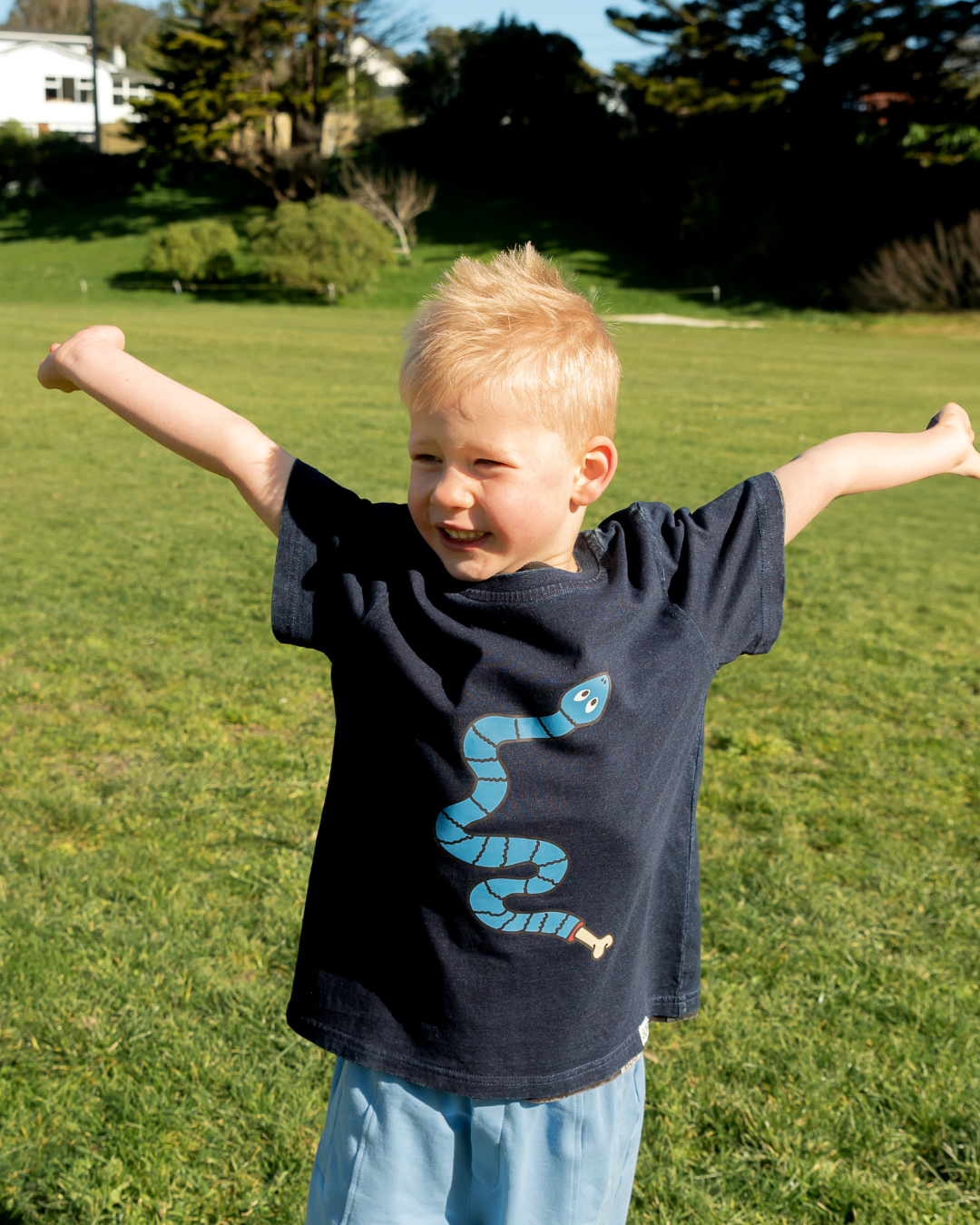 BAND OF BOYS | Navy Wash Snake Tee