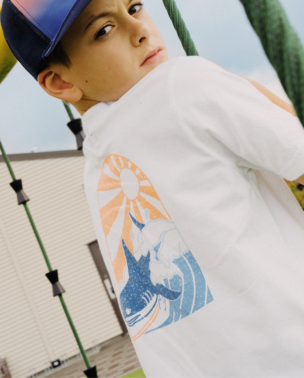 BAND OF BOYS | White Surfer Shark Tee